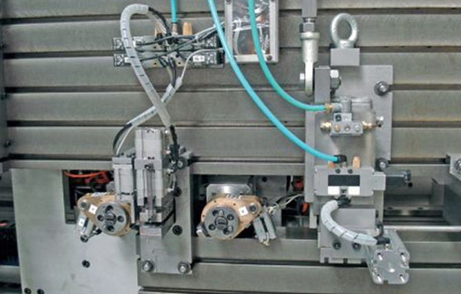 Numaflex滑塊折彎機案例